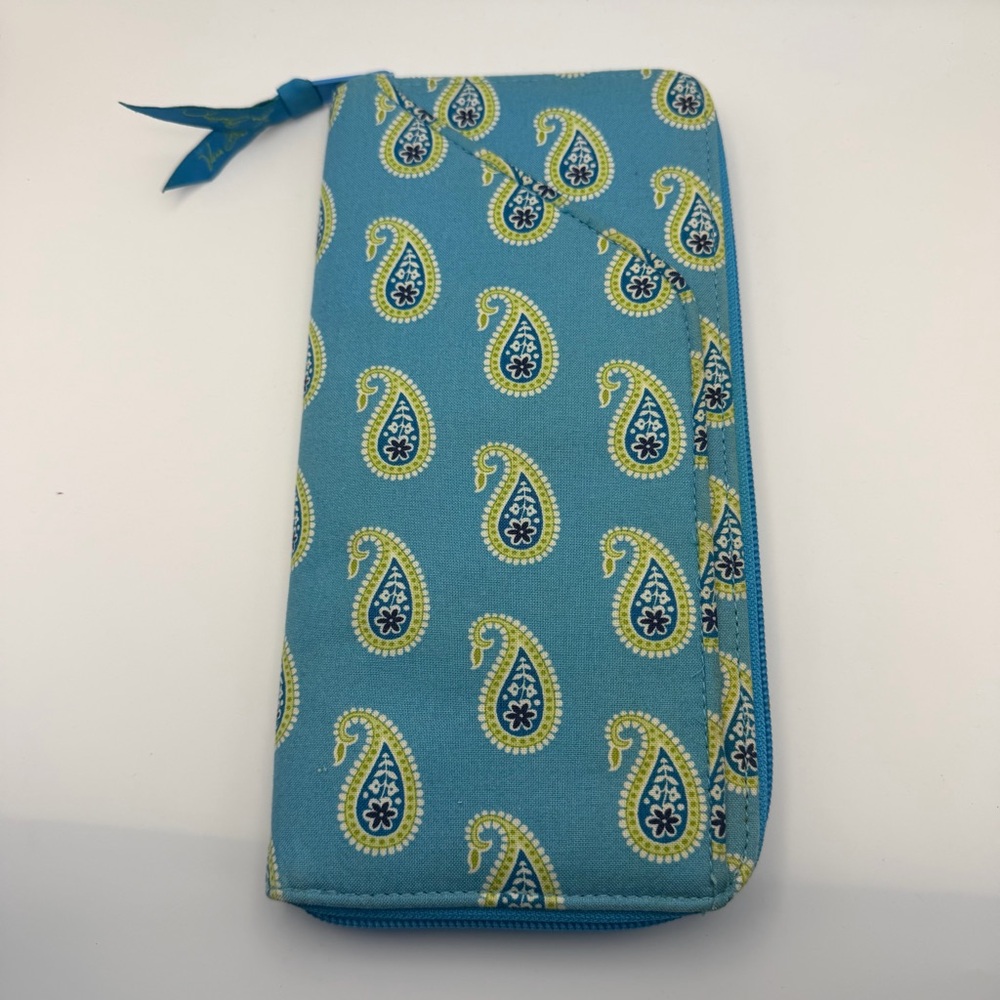 Vera Bradley Travel Organizer Wallet Bermuda Blue Pattern Spring 2005